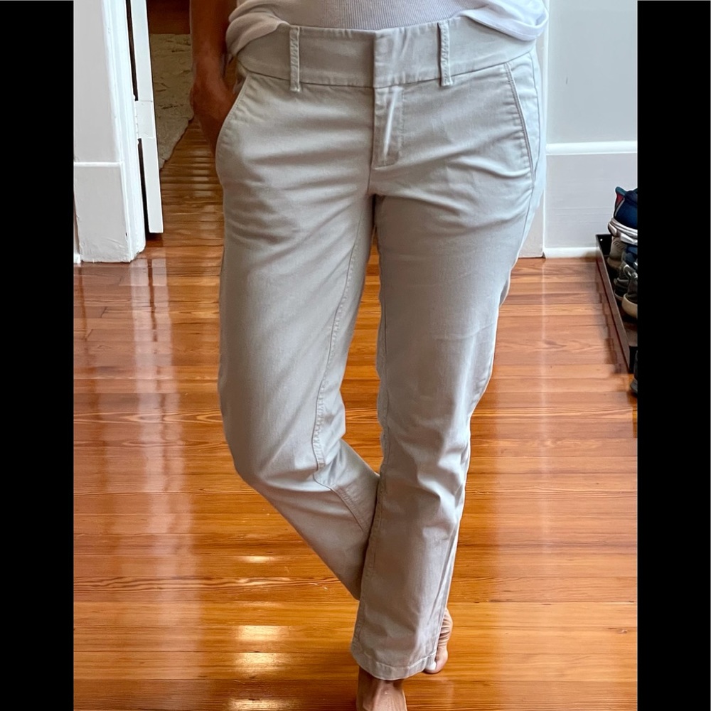 LOFT size 0 women’s cropped stone khaki pants